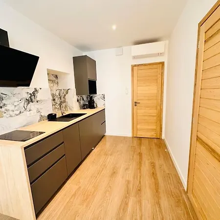 De Nana 4 - Hypercentre, Rue Meynadier, Palais & Plage, Clim, Wifi Apartment *