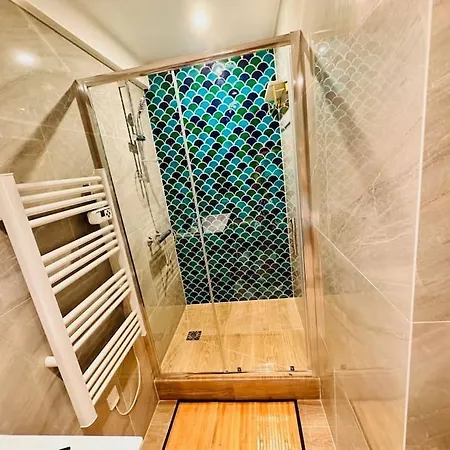 De Nana 4 - Hypercentre, Rue Meynadier, Palais & Plage, Clim, Wifi Apartment *